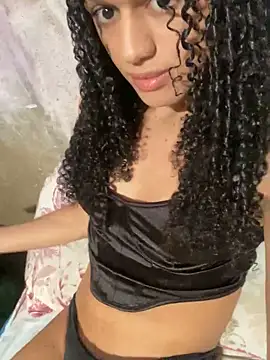 Snapshot of Scarlett_Vyxen25 chatting on 11-14-25, 05:55 Scarlett Vyxen25 online show from 11-14-25, 05:55