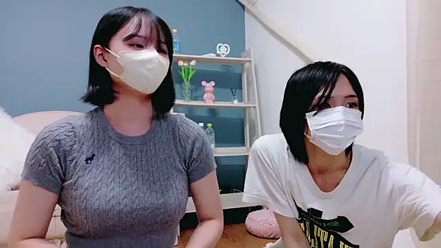 Snapshot of Roro-sexych chatting on 10-13-25, 03:45 Roro-sexych online show from 10-13-25, 03:45