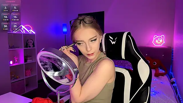 EvaPeace online show from 03-25-26, 01:28