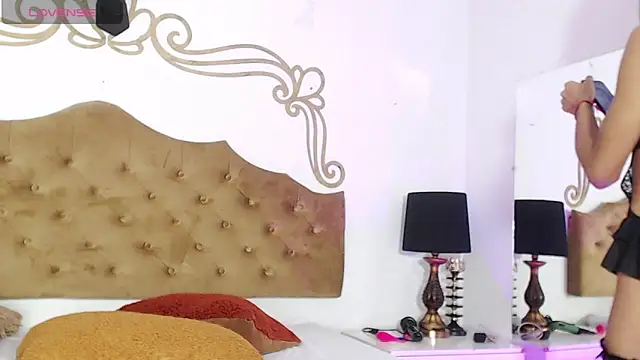 Adara Ferrara online show from 10-31-25, 05:47