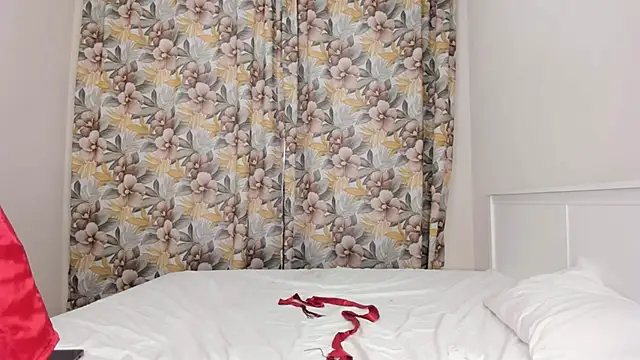uwu girll online show from 10-18-25, 03:31