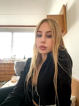 Snapshot of JudithCarly chatting on 11-03-25, 01:12 JudithCarly online show from 11-03-25, 01:12