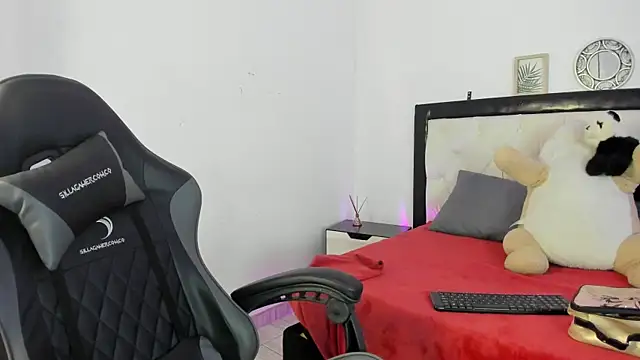 Barbieteeen online show from 11-06-25, 05:19