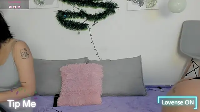 Nina keller  online show from 11-30-25, 01:26