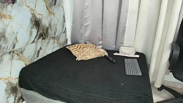 beauty lana18 online show from 12-18-25, 03:23