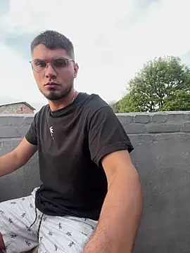 mirallesandbig online show from 11-05-25, 09:59