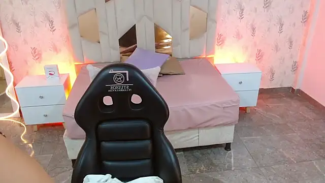 MARIANA TAY1 online show from 10-28-25, 03:10