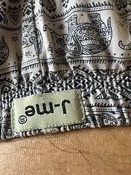 hummingbirds1612 online show from 02-22-26, 04:46