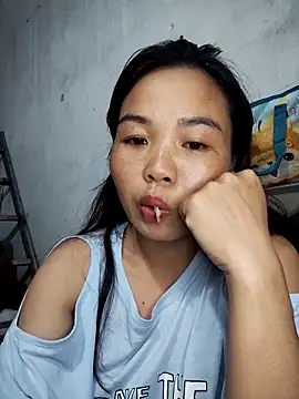 pusi xinh online show from 10-15-25, 04:40
