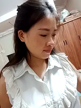 tuongvycute online show from 10-19-25, 01:56