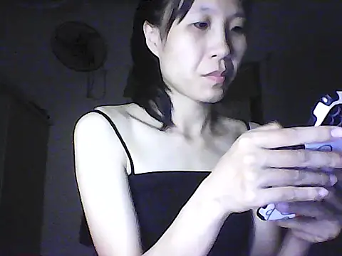 Snapshot of Ninaa_Show chatting on 10-15-25, 03:23 Ninaa Show online show from 10-15-25, 03:23