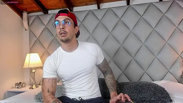 Liam Espinoza online show from 11-13-25, 07:35