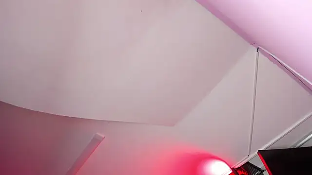 Snapshot of Yaluz_Naugthy chatting on 01-17-26, 06:44 Yaluz Naugthy online show from 01-17-26, 06:44