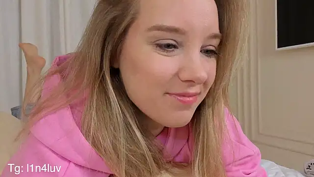 AIicaparkerc online show from 10-30-25, 09:37