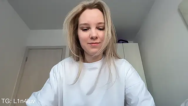 AIicaparkerc online show from 02-13-26, 07:48