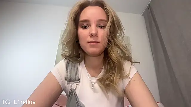 AIicaparkerc online show from 03-26-26, 04:12