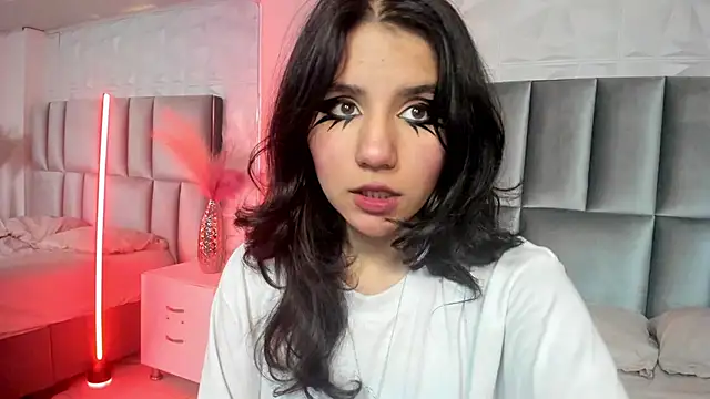 HollyPeach online show from 02-11-26, 07:19