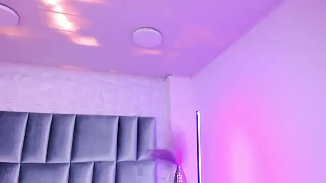 HollyPeach online show from 03-02-26, 07:32