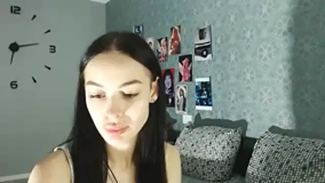 Daphne Darkthorn online show from 10-25-25, 03:14