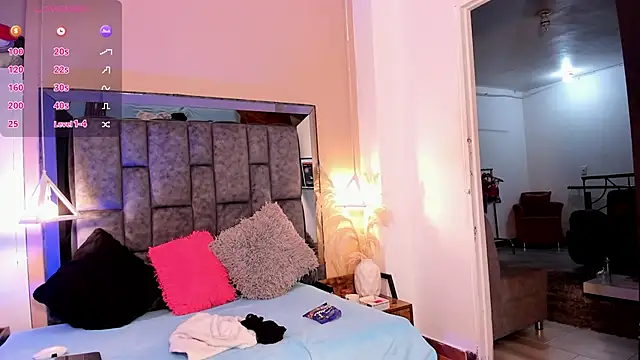 SofiRuiz  online show from 12-04-25, 03:16