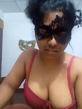 Expose Queen online show from 04-08-26, 05:02