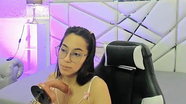 Snapshot of GabbiePrice chatting on 06-15-26, 03:14 GabbiePrice online show from 06-15-26, 03:14