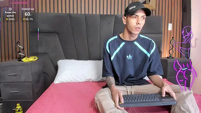 DerryAndIzzy online show from 11-19-25, 05:40