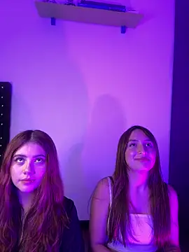 Leah moon1 online show from 12-18-25, 04:18