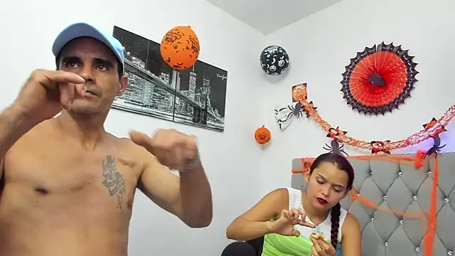 Sofi And Santy online show from 11-02-25, 01:19