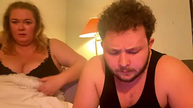 Snapshot of CurvyMilfWithBigJugs chatting on 10-18-25, 05:54 CurvyMilfWithBigJugs online show from 10-18-25, 05:54