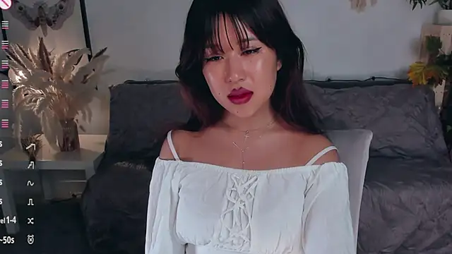Snapshot of Erika_Kim chatting on 07-20-26, 10:39 Erika Kim online show from 07-20-26, 10:39