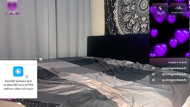 Snapshot of Glow92 chatting on 10-17-25, 06:16 Glow92 online show from 10-17-25, 06:16