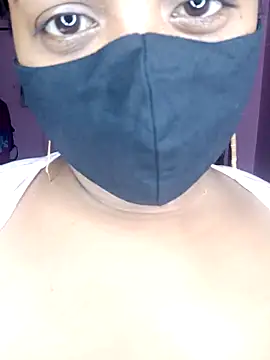 Snapshot of Chumu-quien chatting on 10-29-25, 12:40 Chumu-quien online show from 10-29-25, 12:40