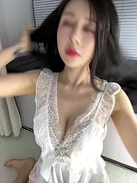 yiyi 3523 online show from 05-27-26, 12:02