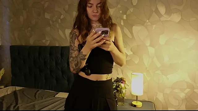 Domestic Bitch online show from 10-13-25, 09:37