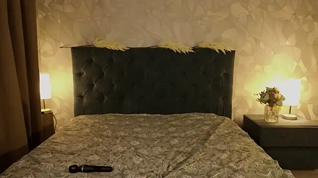 Domestic Bitch online show from 10-17-25, 11:07