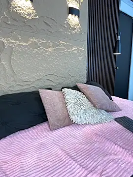 Snapshot of GenesisBlaze chatting on 11-25-25, 06:19 GenesisBlaze online show from 11-25-25, 06:19