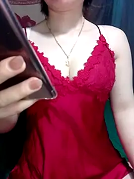 LeanaLy online show from 04-17-26, 01:08