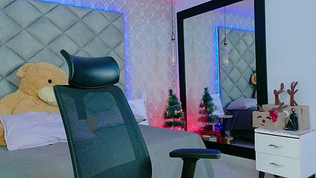 CARO ADAMS1 online show from 01-11-26, 12:10