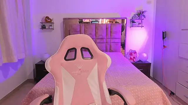 MIACUTEE  online show from 02-23-26, 11:24