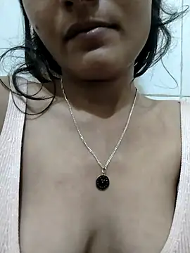 HOTTY CUTI online show from 10-30-25, 04:08