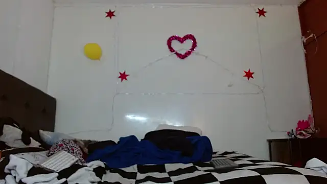 picante70  online show from 10-30-25, 01:12