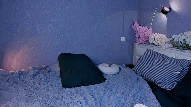 Soundless-Voice online show from 04-19-26, 01:32