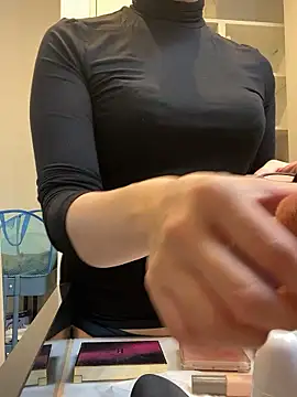 Snapshot of _Ema_ch chatting on 11-07-25, 09:48 Ema ch online show from 11-07-25, 09:48