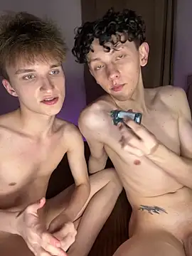 TwinksNextDoor online show from 02-28-26, 06:42