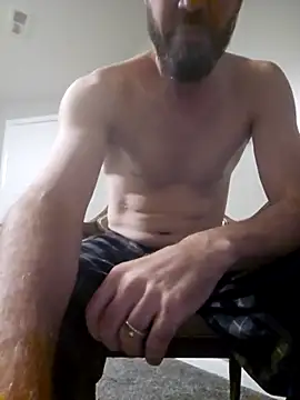 Snapshot of LudaX1 chatting on 10-31-25, 12:28 LudaX1 online show from 10-31-25, 12:28