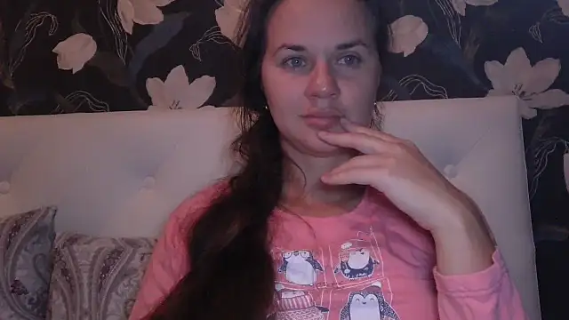 GiaaCaranggi online show from 10-19-25, 07:03