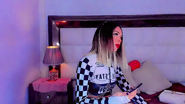 Snapshot of cute_ts_doll chatting on 11-01-25, 11:23 cute ts doll online show from 11-01-25, 11:23