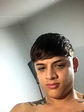 Snapshot of Cute_curious chatting on 10-14-25, 04:35 Cute curious online show from 10-14-25, 04:35