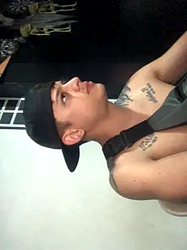 Snapshot of Cute_curious chatting on 10-17-25, 12:47 Cute curious online show from 10-17-25, 12:47